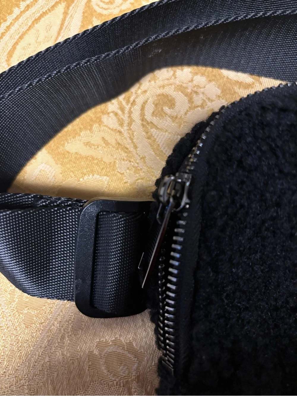 Black Fleece Fanny Pack Belt Bag/Crossbody - Picture 3 of 8